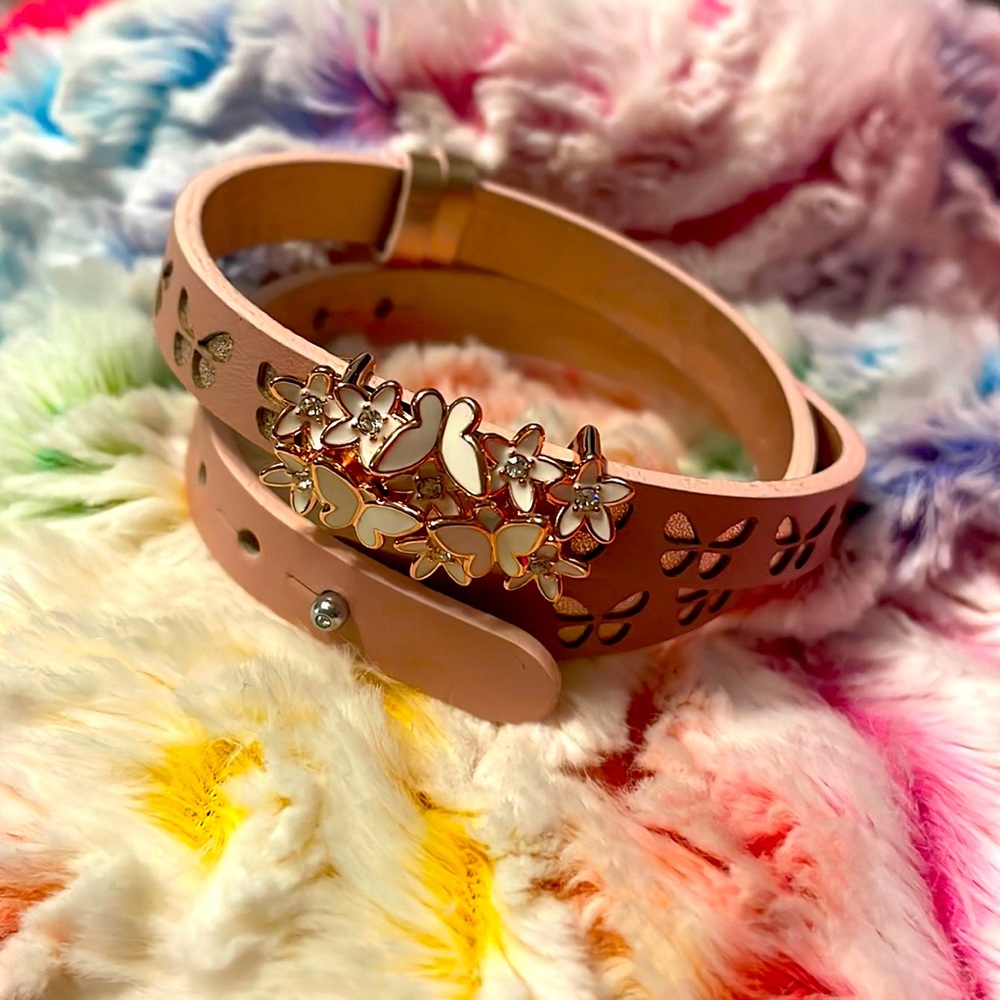 🌸 Double wrap blush embellished 🦋 band with rosegold butterfly focal charm 🌸